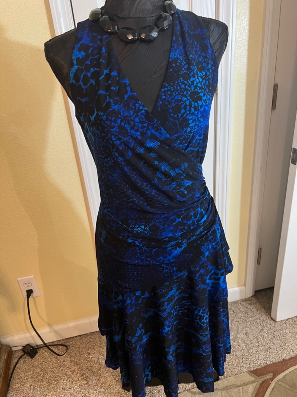 Carmen Marc Valvo Black and Royal Blue Sleeveless Wrap Midi Dress